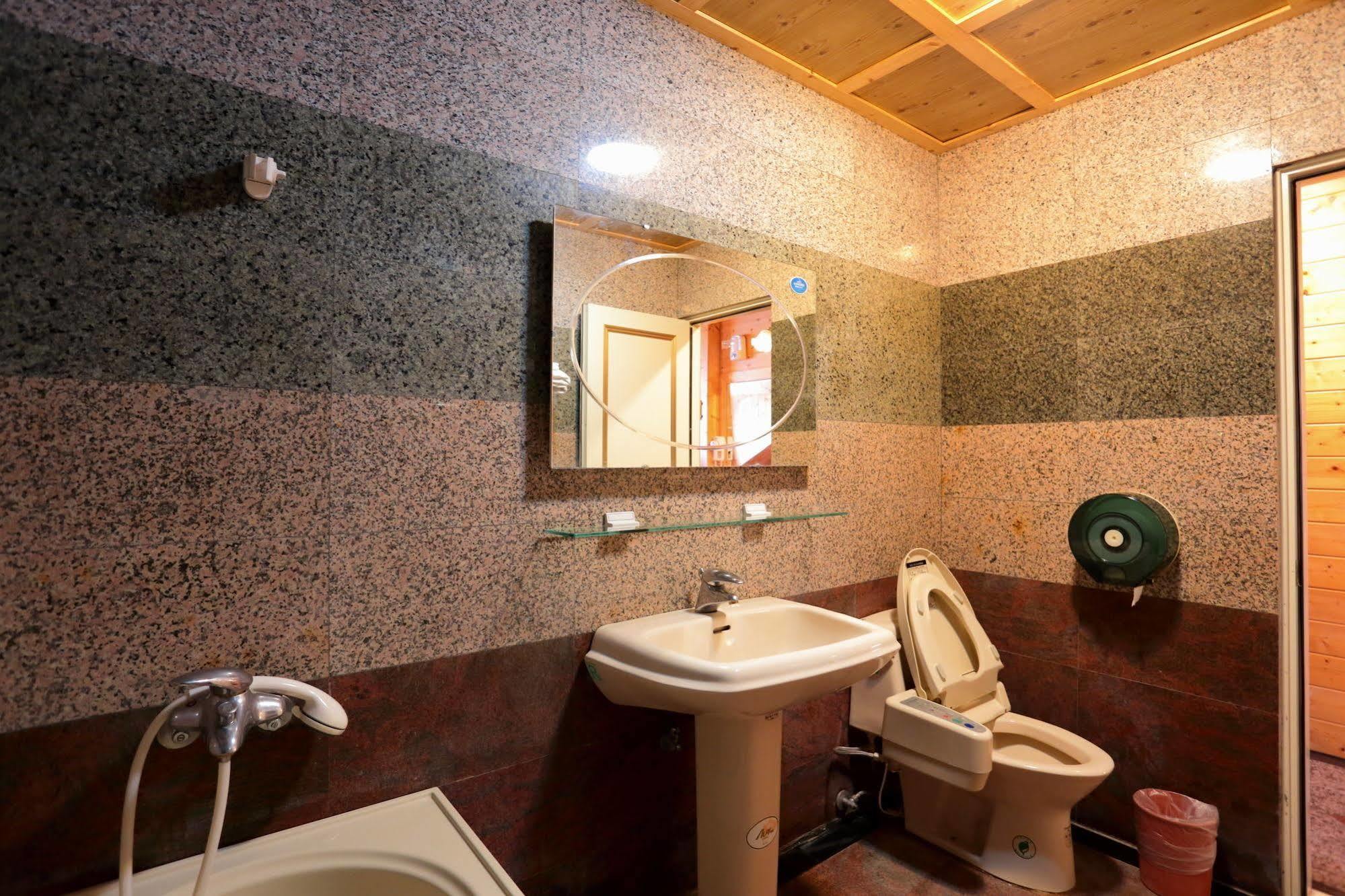 Kingtaiwan Hotel Lugu Buitenkant foto
